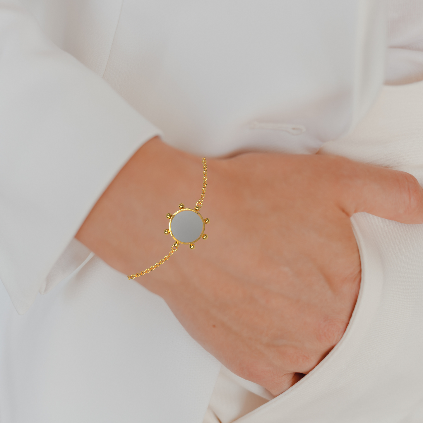 Orbit Single Motif Bracelet | 18K Gold